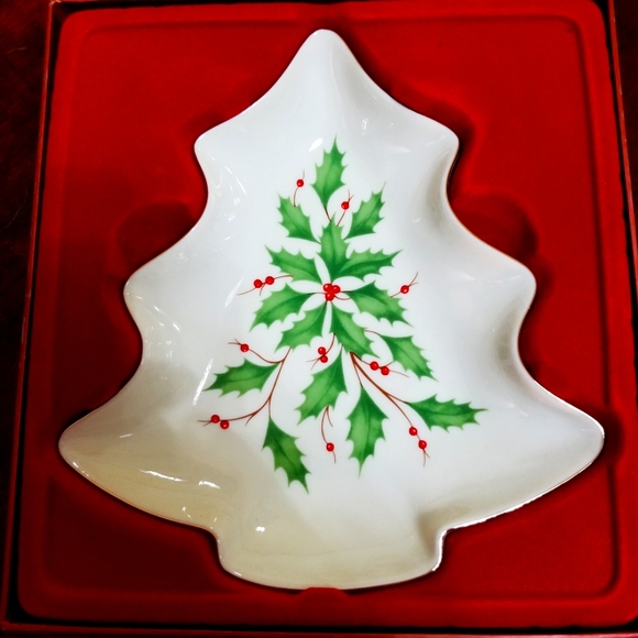 LENOX 24C GOLD TRIM HOLIDAY TREE CANDY DISH NWT IN ORIGINAL BOX - Picture 1 of 6